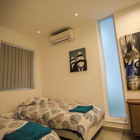 Maison Blu - Contemporary Urban Living *