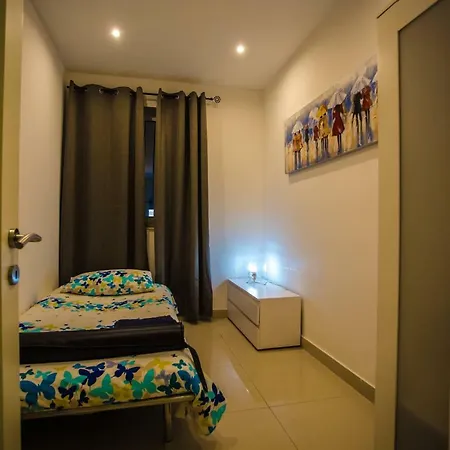 Maison Blu - Contemporary Urban Living