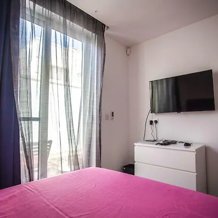Maison Blu - Contemporary Urban Living *